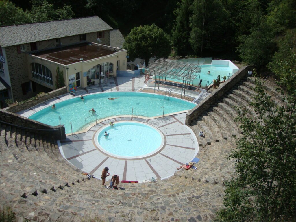 Bassins extérieurs des Bains de Saint-Thomas avec eau chaude naturelle