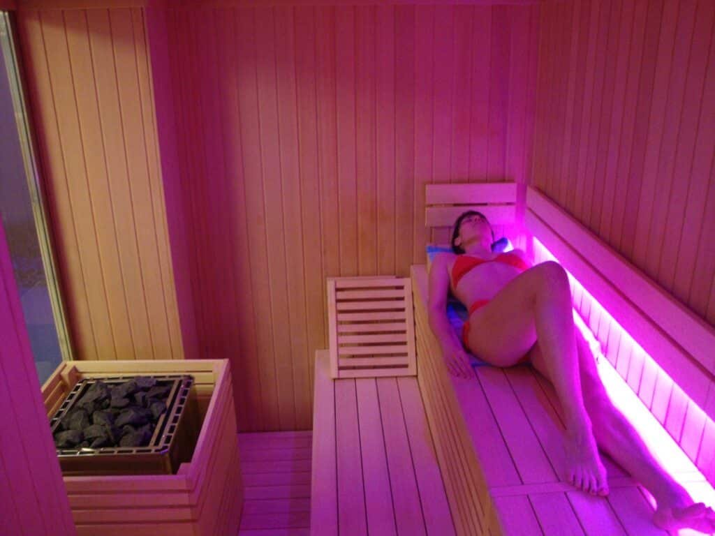 Espace bien-être des Bains de Saint-Thomas avec soins et détente